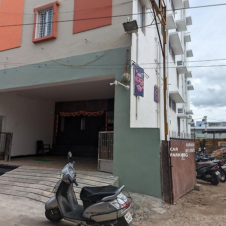 Lakshmi Paradise Lodge A/C Pollāchi 外观 照片