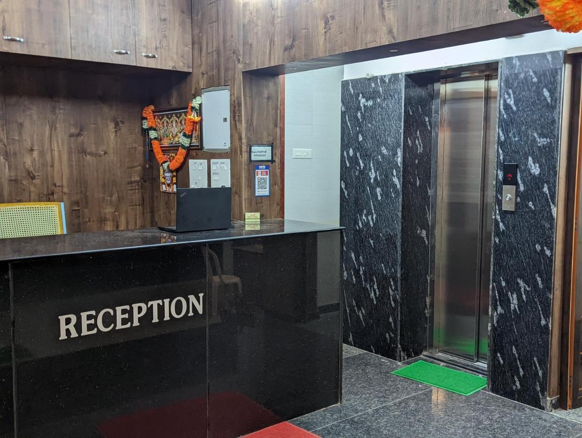 Lakshmi Paradise Lodge A/C Pollāchi 外观 照片