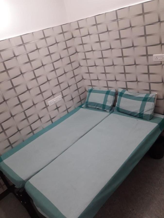 Lakshmi Paradise Lodge A/C Pollāchi 外观 照片