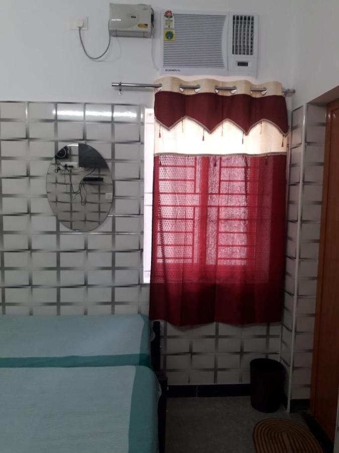 Lakshmi Paradise Lodge A/C Pollāchi 外观 照片
